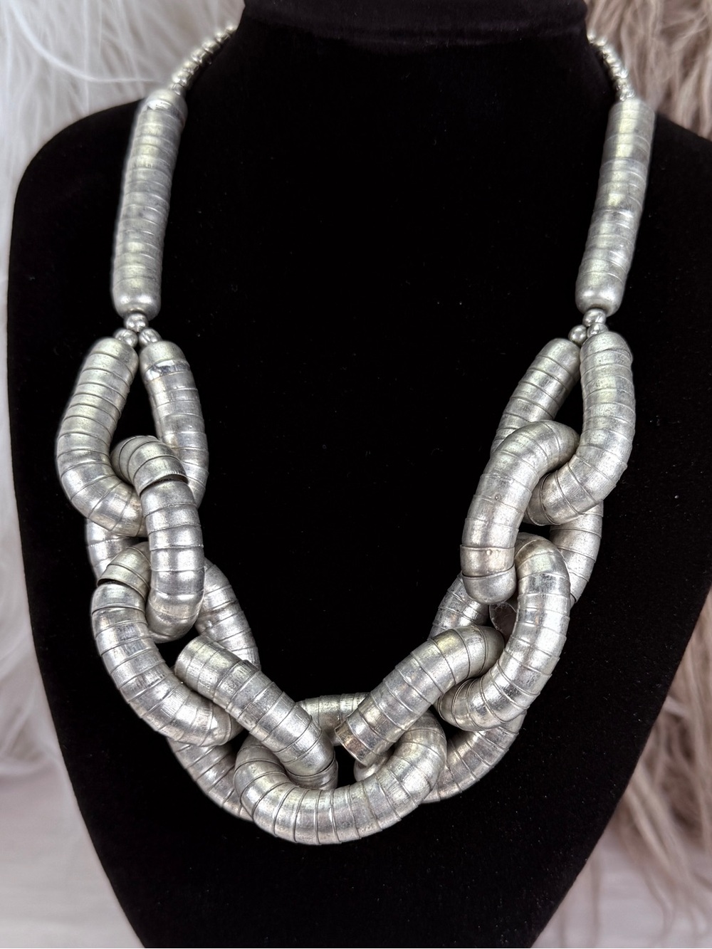 Chunky Silver Tone Ribbed Tubular Link Statement Collar Necklace